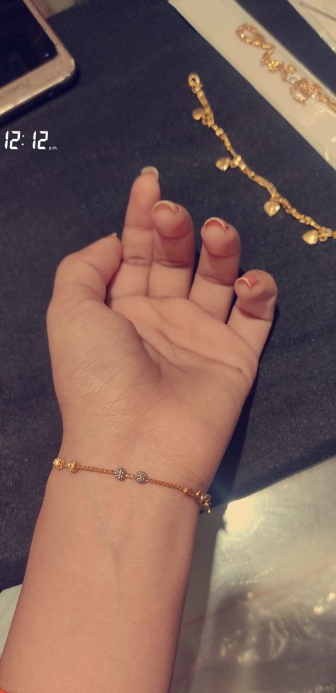 Bracelet Snapchat Story, Gold Snapchat Story, Bracelet Aesthetic, Tattoo Bracelet, Snapchat Story, Aesthetic Grunge Outfit, Grunge Outfit, About Tattoo, Snapchat Stories