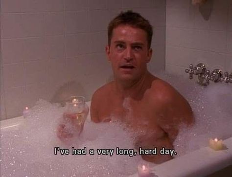 chandler bing friends bathtub scene Chandler Bing Quotes, Chandler Friends, Friends Scenes, Chandler Bing, Matthew Perry, Friends Characters, Hard Days, Time Quotes, Friends Show