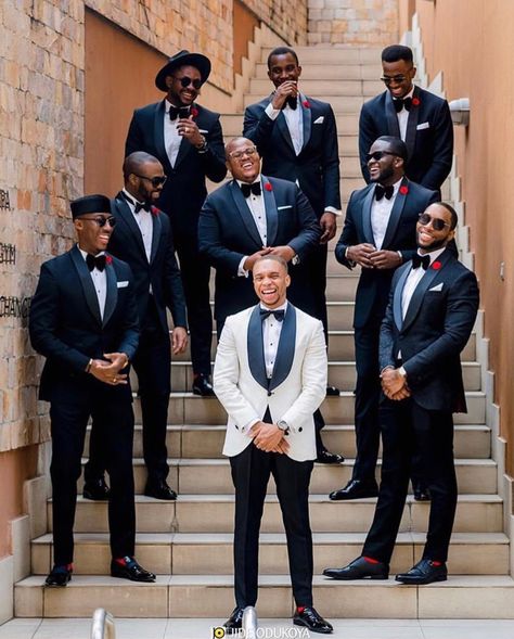 Men’s Wedding Tux Ideas, Men's Tuxedo Wedding, Blue Groomsmen, Groomsmen Poses, Wedding Groomsmen Attire, Wedding Blazers, Wedding Tux, Mens Wedding Attire, Groomsmen Outfits