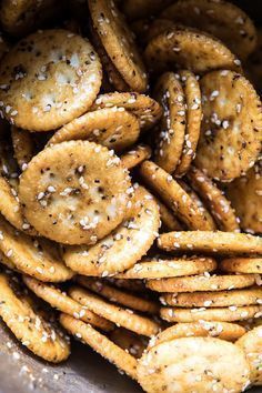 Addicting Baked Seasoned Ritz Crackers | halfbakedharvest.com @hbharvest Seasoned Ritz Crackers, Crackers Appetizers, Seasoned Crackers, Ritz Cracker Recipes, Ritz Cracker, Snack Mix Recipes, Cracker Snacks, Cracker Recipes, Chex Mix