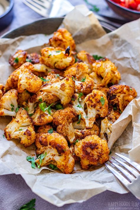 Wonder Oven Recipes, Shrimp Dejonghe, Oven Baked Cauliflower, Vege Dishes, Baked Cauliflower Recipe, Easy Roasted Cauliflower, Cauliflower Side Dish, Roasted Cauliflower Recipe, Oven Roasted Cauliflower