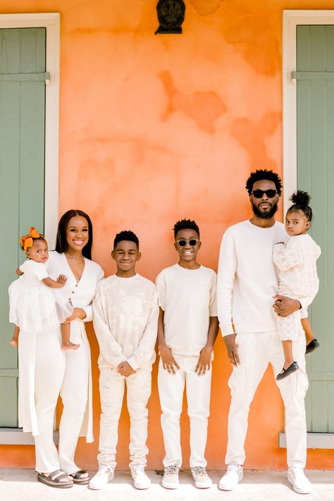 Black Family Of 6 Photoshoot, French Quarter Aesthetic, Family Matching Outfits Photography, Black Family Portraits, Black Family Portrait Ideas, Family Of 6 Picture Poses, Black Family Photoshoot, Portrait Outfits, Vision 2023