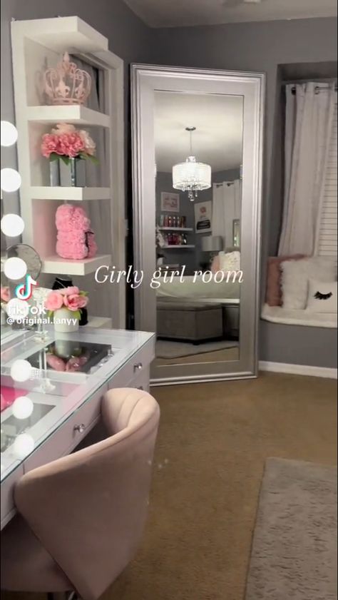 Latina Room Aesthetic, Influencer Room, Latina Room, Makeup Studios, Pink Bedroom Walls, Beauty Room Vanity, Room Organization Bedroom, Beauty Room Design, Future Apartment Decor