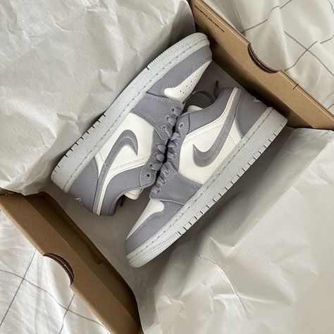 Air Jordan 1 Low SE 'Light Steel Grey' Jordan 4 Women, Jordan 1 Low Grey, Air Jordan Low, Jordan Low, Jordan 1 Black, Nike Air Jordan 5, Jordan Grey, White Jordans, Jordan Red