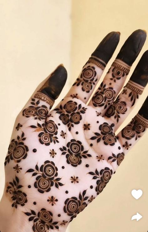 Simple Mehendi Designs Fingers, Henna Design For Fingers, Mendhi Flowers Design, Fingertip Mehndi Design, Minimalist Mehndi Designs Front Hand, Flower Mehndi Designs Back Hand, Geometric Mehndi Designs, Front Mehndi Designs, Mehendi Designs For Hands Simple