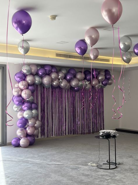 Purple Decorations Party Ideas, 15 Anniversary Party Ideas, Violet Party Decoration, Purple Anniversary Decorations, Debut Theme Ideas 18th Simple Purple, Purple And Black Party Theme, 18th Birthday Purple Theme, Violet Birthday Theme, Purple 21st Birthday Decoration