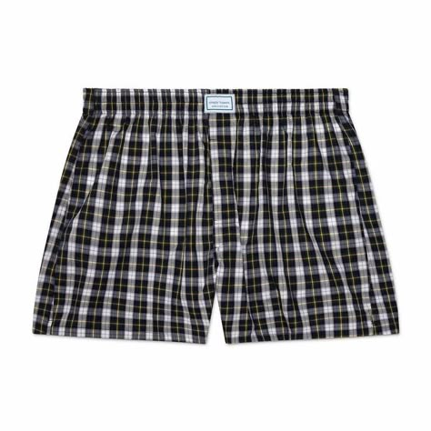 Boxers Plaid, Boxer Shorts Outfit, Woman Boxer, Plaid Boxers, Homeless Shelters, Mens Shorts Outfits, Homeless Shelter, Guys Clothing Styles, Men Style Tips