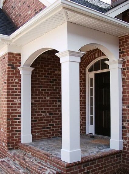 Front Column Design, Arch Front Porch, Column Design Exterior, Folding Door Design, House Pillar Design, Modern Garage Door, Garage Door Designs, House Pillars, House Columns