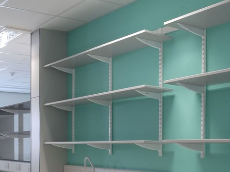 Melamine Shelving, Baby Store Display, Plastic Storage Shelves, Gerobak Dorong, Store Shelves Design, Retail Store Interior Design, Wall Shelving, Toy Shelves, Retail Store Interior