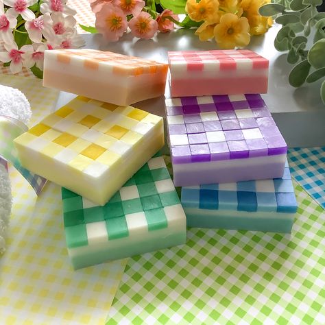 Soap Design Ideas, Soap Inspiration, Soap Design, Soap Tutorial, Melt And Pour Soap, Soap Ideas, Picnic Baskets, Melt And Pour, Homemade Soap Recipes