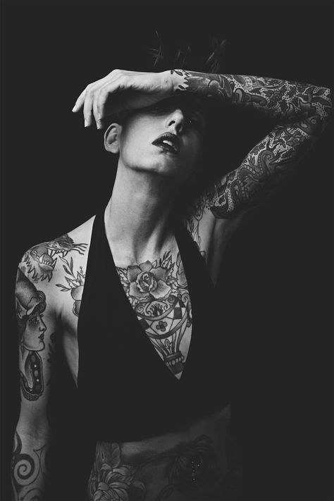 Tattoo Photoshoot Ideas, Tattoo Photoshoot, Black White Tattoos, Dark Beauty Magazine, Dark Portrait, Tattoo Photography, Dark Tattoo, Foto Poses, White Tattoo