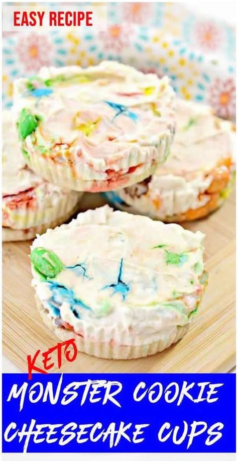 gluten free low carb monster cookies cheesecake cups with M & M candies & cream cheese Cookie Cheesecake Cups, Monster Cookie Cheesecake, Low Carb Cheesecake Bites, Candy Cheesecake, Snacks Summer, Best No Bake Cheesecake, Cheesecake Cups Recipe, Oreo Cheesecake Bites, Cookie Cheesecake