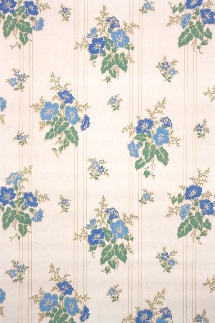 antique wallpaper from the 40s, authentic vintage wallpaper from Hannah's Treasures floral #vintagewallpaper Wallpaper Bedroom Vintage, 1940s Wallpaper, Vintage Wallpaper Patterns, Portable Record Player, Wallpaper Design Pattern, Doll House Wallpaper, Antique Wallpaper, Vintage Floral Wallpapers, Wallpaper Interior