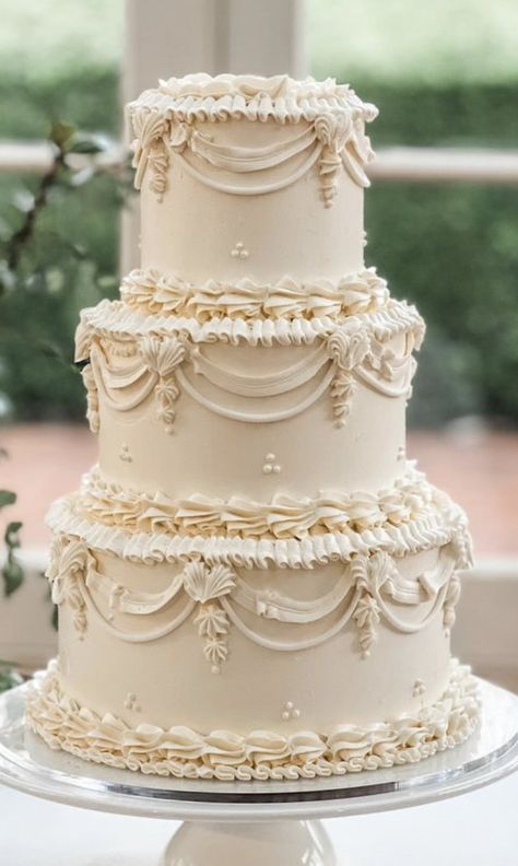 Beautiful Fall Wedding Cakes, Vintage Glam Wedding Cake, Biscoff Wedding Cake, Victorian Style Wedding Cake, Wedding Cake Designs Vintage, Wedding Cake Whimsical, Vintage Wedding Cake With Flowers, Rococo Wedding Cake, Lambeth Cake Wedding