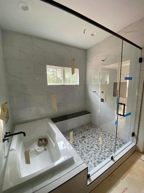 Wet Bathroom Ideas, Wet Room Bathroom, Mini Bad, Full Bathroom Remodel, Organization Bathroom, Bathroom Tub Shower, Wet Room, Wallpaper Home Decor, Bathroom Redesign