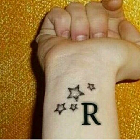 Letter R Tattoo, R Letter Design, Baby Tattoo Designs, Tattoo Design For Hand, R Letter, Letter Tattoo, Alphabet Tattoo Designs, Omerta Tattoo, Henna Tattoo Designs Simple