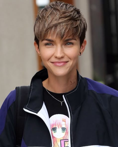 Ruby Rose Haircut, Ruby Rose Hair, Cute Short Haircuts, Short Hair Pixie Cuts, Short Grey Hair, Super Short Hair, Short Hairstyles For Thick Hair, Edgy Short Hair, Short Choppy Hair