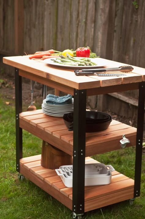 How to: Make a DIY Rolling Grill Cart and BBQ Prep Station. A new ManMade original #DIY project in partnership with @HomeDepot. Go make one! Outdoor Kitchen Cart, Diy Grill Table, Grill Cart, Diy Grill, Bbq Table, Outdoor Kitchen Countertops, Grill Table, Diy Bbq, Diy Outdoor Kitchen