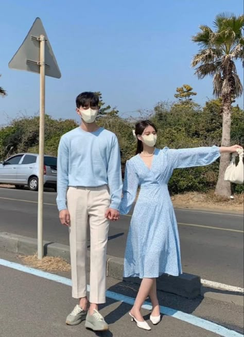 Casual Matching Couple Outfits, Couple Outfit Korean, Matching Outfit Ideas For Couples, Matching Outfits For Couples Formal, Prewedding Outfit Ideas, Matchy Outfit Couple, Couple Outfits Matching Classy, Couple Outfits Korean, Couple Dress Matching