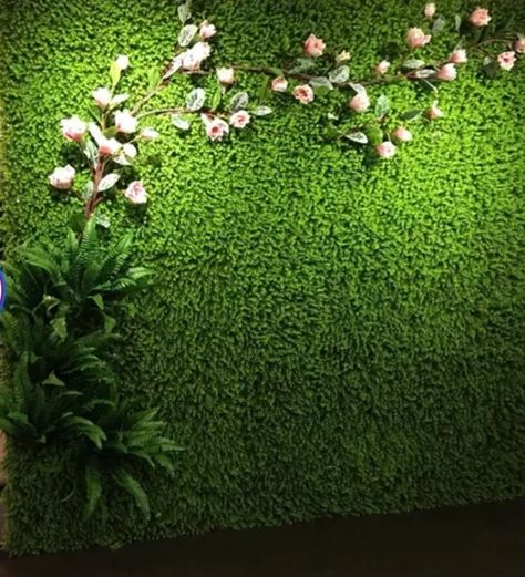 Plant Wall Backdrop, Artificial Grass Front Yard, Grass Front Yard, Artificial Grass Design, Rose Flower Decoration, Green Plant Wall, Asian Products, Wall Green, Wedding Plants