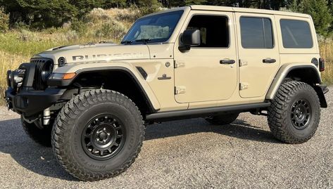 Tan Jeep Wrangler, Tan Jeep, Dream Piercings, American Expedition Vehicles, Jeep Concept, Blue Jeep, Car Concept, Jeep Wrangler Sahara, Lobster Recipes