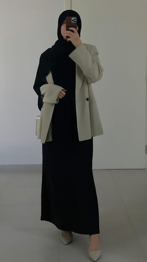 Classy Modest Outfits Hijab, Business Casual Outfits For Women Hijab, Business Casual Hijab, Formal Look Hijab, Professional Hijab Outfits, Business Casual Hijab Outfits, Modest Fashion Outfits Korean, Corporate Hijabi Outfit, Office Outfits Hijab