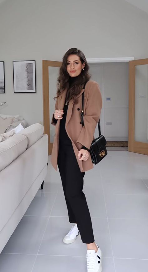 Veja Work Outfit, Minimalist Outfit Ideas, Casual Outfit Inspiration, Stylish Work Attire, Elegante Casual, Stylish Work Outfits, Casual Work Outfits, Casual Winter Outfits, Fall Fashion Outfits