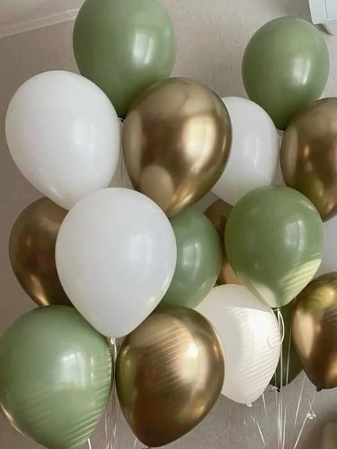 Green white and gold birthday balloons Idee Babyshower, Sweet 16 Decorations, Wedding Balloon Decorations, Grad Party Decorations, 18th Bday, Grad Party Ideas, Sweet 16 Ideas, 18th Birthday Party, Sweet 16 Parties