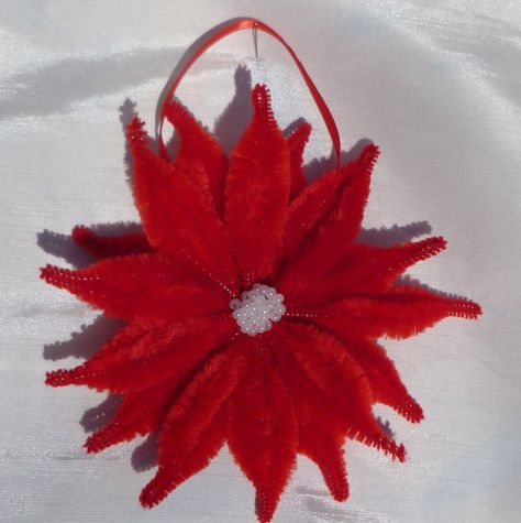 Poinsettia Ornaments, Family Budgeting, Homemade Christmas Ornaments, Chenille Crafts, Frugal Recipes, Elderly Activities, Live A Better Life, Ornaments Homemade, Pipe Cleaner Crafts