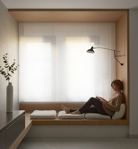 Window Couch, Muji Hotel, Window Seat Design, Bow Window, Window Benches, Diy Sofa, Window Design, Window Seat, Bay Window