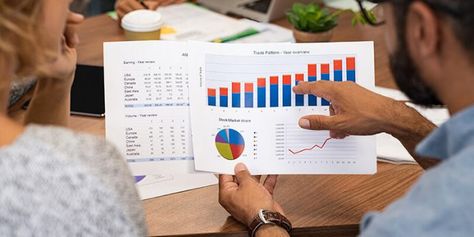 What is Sales Management? And can a Sales Planning help you to achive your business objectives? Read more: https://www.toolshero.com/marketing/sales-management/ Stock Market Courses, Online Stock Trading, Stock Trader, Fundamental Analysis, Trading Courses, Stock Quotes, Online Trading, Marketing Training, Day Trading