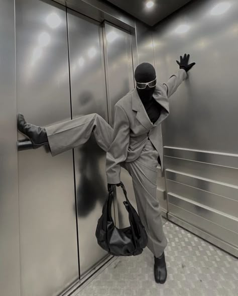 Elevator Photoshoot Men, Futuristic Photoshoot, Studio Photography Poses, Creative Photoshoot Ideas, 사진 촬영 포즈, Model Inspo, Photoshoot Concept, Futuristic Fashion, Trik Fotografi