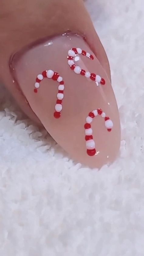 864 shares · 13 comments | Discover the magic of simple Christmas nail art! 🌟✨ Achieve this festive look with ease. 🎄💅 Crédit @the_nail_mann #ChristmasNails #NailArtMagic #FestiveManicure #HolidayNailInspo | L’ATELIER GREEN PARIS | lateliergreenparis · Original audio Simple Christmas Nail Art, Simple Christmas Nail, Snowflake Nail Design, Christmas Nail Art Easy, Stone Nail Art, Nail Art Noel, Xmas Nail Art, Stone Energy, Christmas Nail Ideas