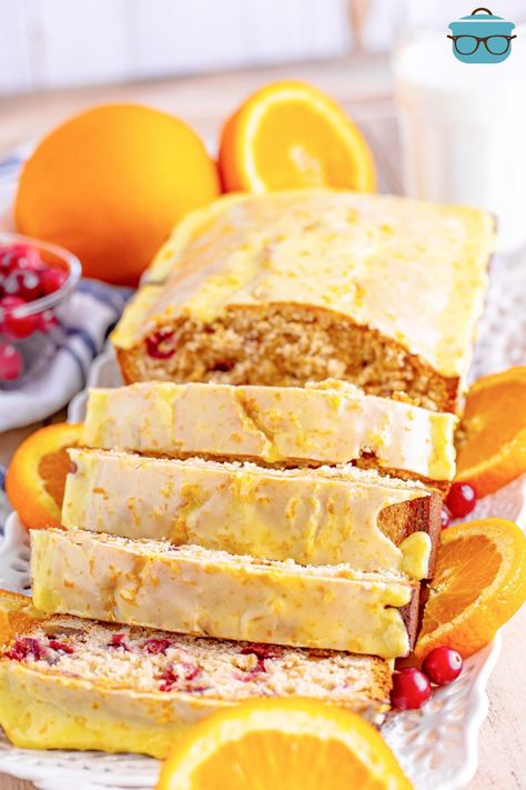 A copycat loaf of Starbuck's Cranberry Orange Loaf cut into a few slices. Cranberry Orange Loaf Cake, Cranberry Buckle, Cranberry Loaf Cake, Cranberry Orange Loaf, Cranberry Loaf, Orange Loaf, Orange Loaf Cake, Cranberry Fluff, Best Banana Pudding