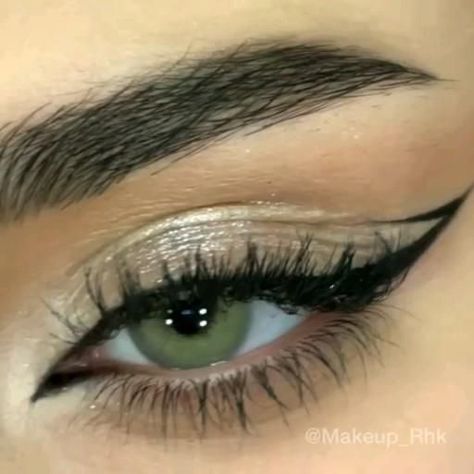 Eye Makeup Ideas For Green Eyes, Green Eyeliner, Tutorial Eyeliner, Prom Eye Makeup, Cute Eye Makeup, Swag Makeup, Eye Makeup Pictures, Makijaż Smokey Eye, Beautiful Eye Makeup