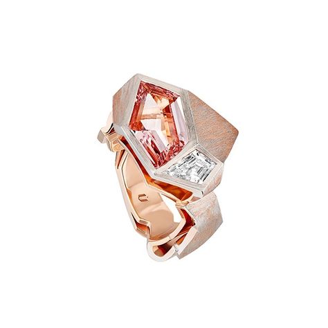 NUUN Jewels. "ORIGAMI" Ring - gold, morganite 3.34 cts, diamond 0.67 ct #NuunJewels #NuunBoutique #71FaubourgSaintHonoré #Paris #SaudiTalent #Diamond #Morganite Origami Ring, Vogue Arabia, Black Pearl Ring, Yellow Pearl, Rose Gold Morganite, Morganite Diamond, Bahrain, Black Pearl, Boutique Jewelry