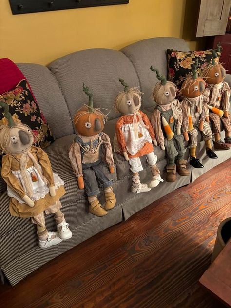 Primitive Addiction | These primitive pumpkin kids are 25” tall not including their twisted stem | Facebook Primitive Pumpkin Patterns, Primitive Halloween Crafts, Primitive Sewing Patterns, Primitive Fall Crafts, Primitive Decorations, Pumpkin Patch Kids, Primitive Christmas Crafts, Scarecrow Ideas, Prim Halloween