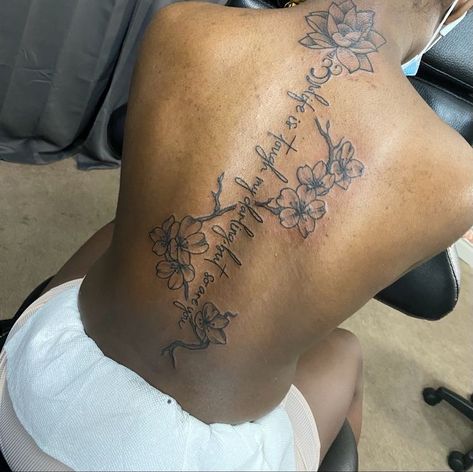 Pretty Back Tattoos For Black Women, Creative Spine Tattoos For Women, Back Tat Black Women, Spine Tattoos Dark Skin, Add Ons To Spine Tattoos, Black Female Back Tattoos, Spinal Tattoo Black Women, Dope Spine Tattoos For Women, Unique Back Tattoos Black Women