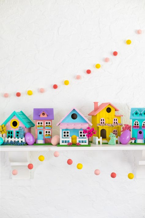 How To Make An Easter Village - Studio DIY Easter Art Projects, Easter Gingerbread House, Easter Village, Dollar Tree Easter Crafts, Diy Easter Bunny, Diy Easter Eggs, Holidays Crafts, Wallpaper Boho, Festival Of Trees