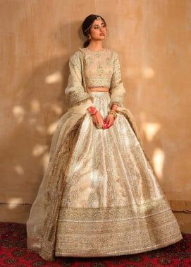 Qalamkar Golden Lehenga, Pakistani Lehenga, Lehenga Blouse, Party Kleidung, Bridal Lehenga Choli, Pakistani Wedding Dresses, Lehenga Designs, Pakistani Bridal, Indian Wedding Dress