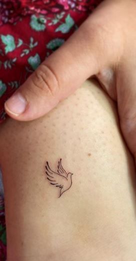 Doves Tattoo Design, Chest Collarbone Tattoo Female, Tiny Dove Tattoo, Little Dove Tattoo, Dove Tattoo Placement, Minimalist Dove Tattoo, Dove Line Tattoo, Dainty Dove Tattoos For Women, Holy Spirit Tattoos For Women