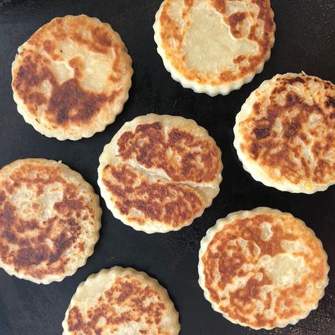 Scottish Tattie Scones Scottish Afternoon Tea, Potato Scones Scottish, Tatty Scones, Potato Scones Recipe, Hobbit Feast, Full Scottish Breakfast, Tattie Scones, Foreign Recipes, Baking Scones