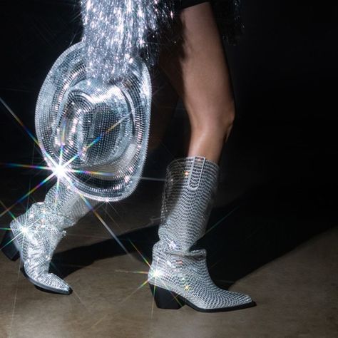 [Ad] 29 Disco Cowgirl Outfit Ideas To Learn More 2022 #discocowgirloutfit Chrome Cowboy Hat, Sparkle Cowgirl Aesthetic, Glitter Cowboy Aesthetic, Space Cowboy Aesthetic Outfits, Disco Core Aesthetic, Beyonce Cowboy Hat, Disco Cowboy Aesthetic, Glitter Cowgirl Aesthetic, Silver Rave Outfit