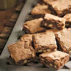 Elegant Brownies, Marbled Brownies, Black Walnuts Recipes, Walnut Brownie Recipe, Chocolate Zucchini Brownies, Walnut Brownies, Walnut Recipes, Vegetarian Bake, Gluten Free Chocolate Chip