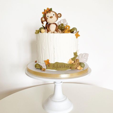 Monkey Cake Ideas, Fondant Monkey, Monkey Birthday Cakes, Swimming Cake, Jungle Cakes, 2nd Birthday Party For Boys, Monkey Cake, Cake Models, Jungle Cake