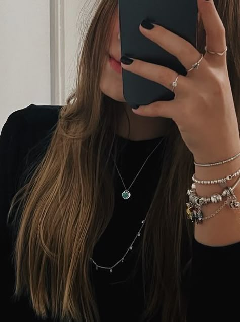 Paty Aesthetic, Photo Recreation, Take A Selfie, Classy Jewelry, Victoria Secrets, Girly Jewelry, Natural Style, Basic Outfits, Just Girl Things