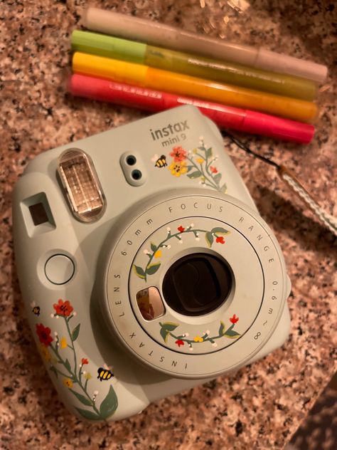 Florals on my polaroid Polaroid Camera Ideas, Instax Mini Ideas, Polaroid Instax Mini, Camera Painting, Polaroid Instax, Instax Mini Camera, Polaroid Photography, Instax Camera, Photo Polaroid