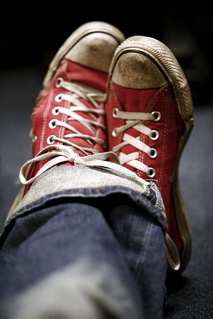 Converse Rouge, Style Surf, Red Converse, Digital Photography School, All Stars Converse, Photography Challenge, Jim Morrison, Converse All Star, Red Shoes