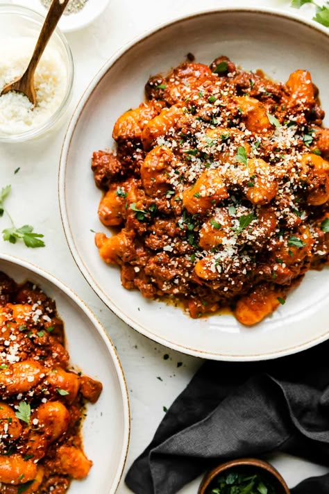 Gnocchi Bolognese, Homemade Bolognese Sauce, Homemade Bolognese, Gnocchi Dishes, Gluten Free Gnocchi, Marinara Sauce Recipe, Ground Beef Pasta, Baked Gnocchi, Pasta Meals