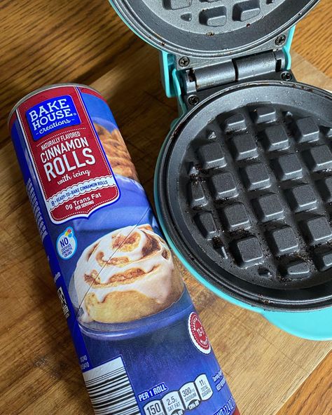 Waffle Maker Recipes Breakfast, Waffle Mix Recipes, Mini Waffle Recipe, The Best Waffles, Canned Cinnamon Rolls, Best Waffles, Dash Recipe, Easy Waffle Recipe, Cinnamon Waffles